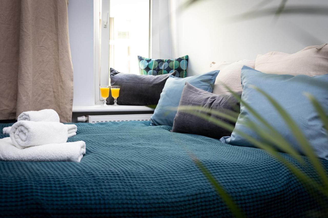 Barbacan Suites - Old Town Apartments - By Upstairs คราคูฟ ภายนอก รูปภาพ