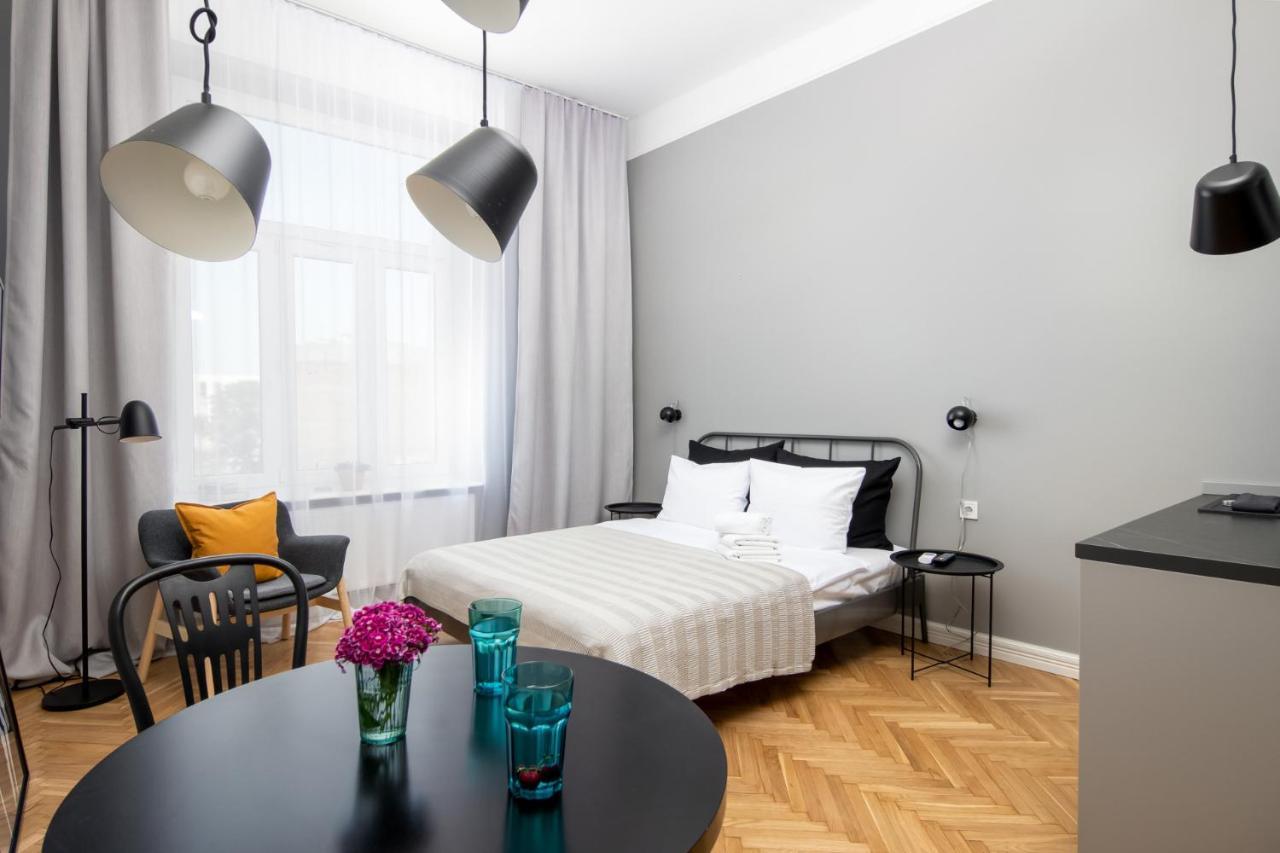 Barbacan Suites - Old Town Apartments - By Upstairs คราคูฟ ภายนอก รูปภาพ